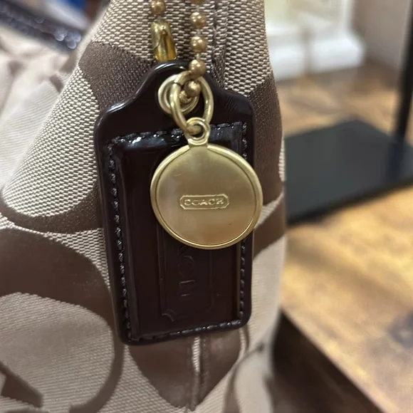 Coach Brown and Cream Signature Shoulder Large Bag - Picture 4 of 13